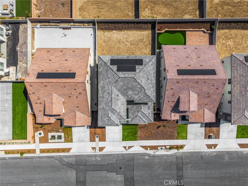 https://media.crmls.org/medias/35723ae4-e36e-4a0f-8630-33eb83cf4b71.jpg?preset=X-Large