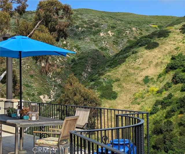 1131 Emerald Bay, Laguna Beach CA: https://media.crmls.org/medias/3572e04a-b71a-4c14-8ff2-224611b72a8f.jpg