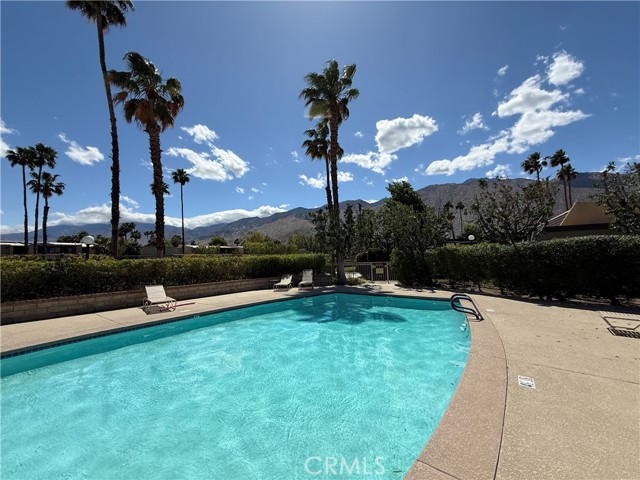 1137 Tiffany S Circle, Palm Springs CA: https://media.crmls.org/medias/35740647-0d3c-4b75-adec-a01b1ce04183.jpg