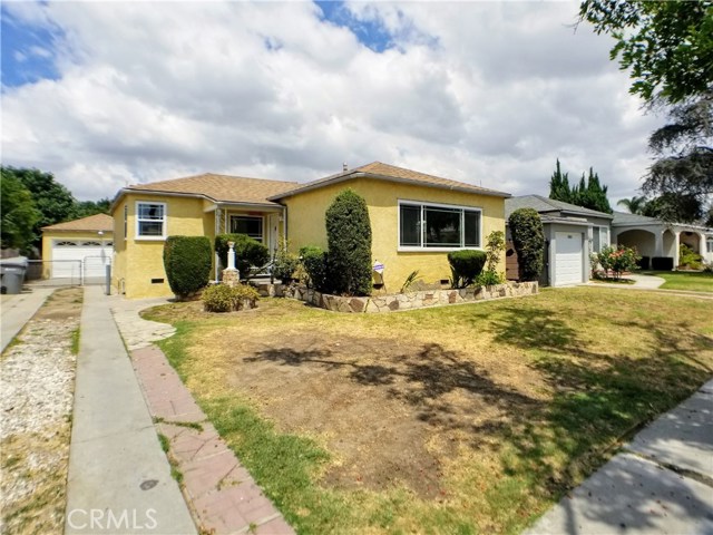 10915 Alexander Avenue Lynwood, California This 3 bedroom,1 bathroom house is located in the heart of Lynwood, in a highly desirable neighborhood that is close to shopping, schools, and parks. There is a large living room with a bay window overlooking the front lawn and the home features a large open kitchen and dining area which leads also has an attached laundry area with washer/dryer hook ups. The kitchen is equipped with a stove and plenty of cabinets and counter space. There are fresh carpets and paint, ceilings fans and a covered patio in the large, rear yard.