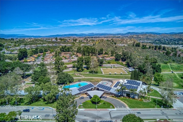 19207 Avenue Of The Oaks, Newhall CA: https://media.crmls.org/medias/35750354-ea7f-444b-b2f7-aa553fd2de4b.jpg