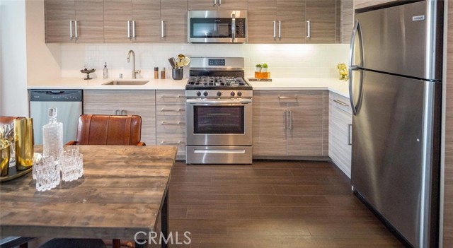 Detail Gallery Image 5 of 75 For 150 Van Ness Ave #1036,  San Francisco,  CA 94102 - 2 Beds | 2 Baths