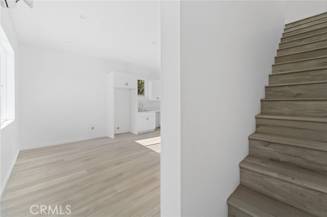 Detail Gallery Image 7 of 18 For 8512 Wilbur Ave, Northridge,  CA 91324 - 4 Beds | 2 Baths