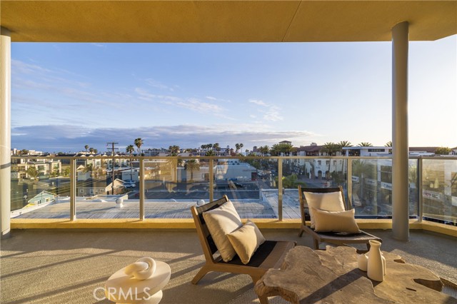 Detail Gallery Image 16 of 18 For 414 Main St #405,  Huntington Beach,  CA 92648 - 2 Beds | 2/1 Baths