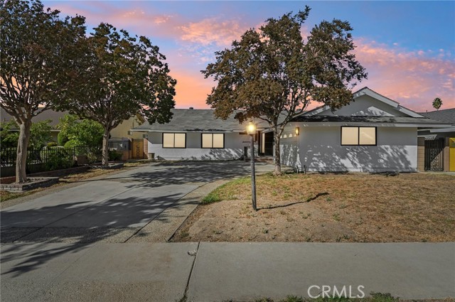 Detail Gallery Image 30 of 31 For 15937 Londelius St, North Hills,  CA 91343 - 3 Beds | 3 Baths