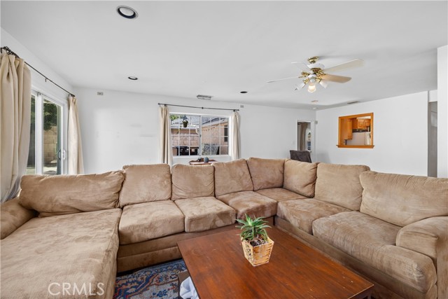 Detail Gallery Image 18 of 39 For 17419 Leadwell, Lake Balboa,  CA 91406 - 4 Beds | 2 Baths