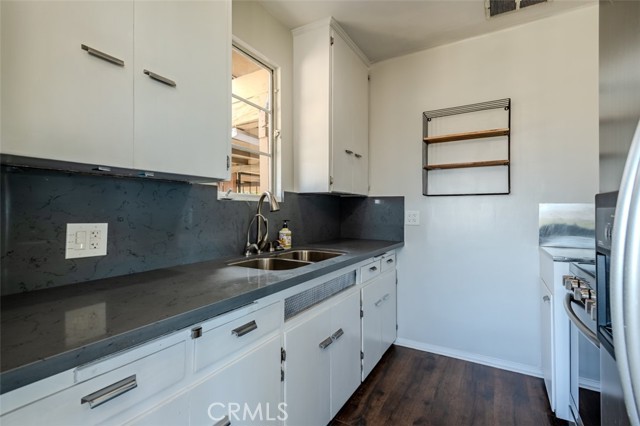 Detail Gallery Image 11 of 36 For 3118 Goodview Trl, Los Angeles,  CA 90068 - 1 Beds | 1 Baths