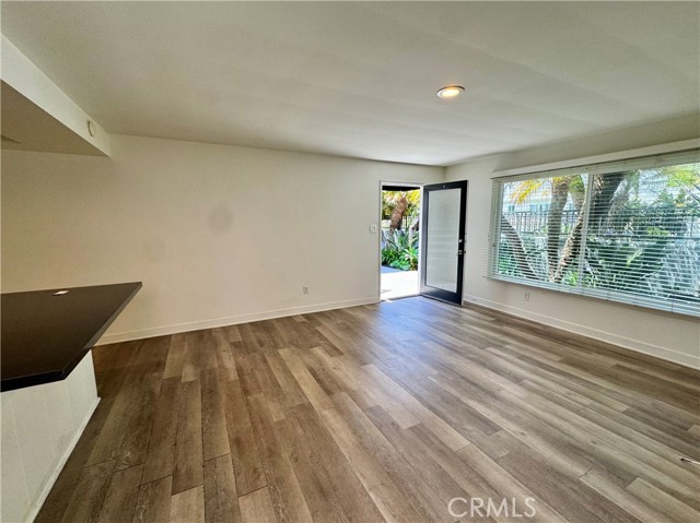 970 Glenneyre Street, Laguna Beach CA: https://media.crmls.org/medias/3577236d-c43a-452d-b99b-e139e2a05734.jpg