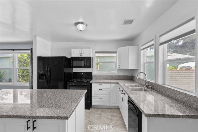 Detail Gallery Image 15 of 39 For 1904 Armacost Ave, Los Angeles,  CA 90025 - 3 Beds | 2 Baths