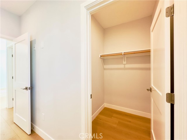 17522 Lemay Street, Lake Balboa CA: https://media.crmls.org/medias/35794037-beb1-42a1-9d1f-4ba3ef4ff99b.jpg