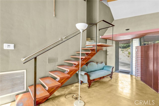 3868 Scadlock Lane, Sherman Oaks CA: https://media.crmls.org/medias/3579b621-c5b3-48a2-afd3-bc9e9dffdbed.jpg