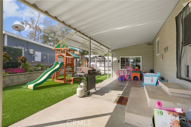 23011 Big Tee Drive, Canyon Lake CA: https://media.crmls.org/medias/3579eb09-f6ba-49a6-8c8a-9a65d6ec0808.jpg