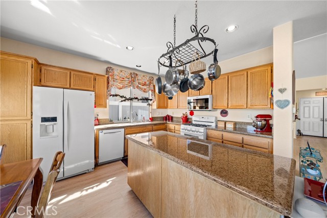 Detail Gallery Image 11 of 46 For 13120 Bay Meadows Ct, Corona,  CA 92883 - 5 Beds | 3 Baths