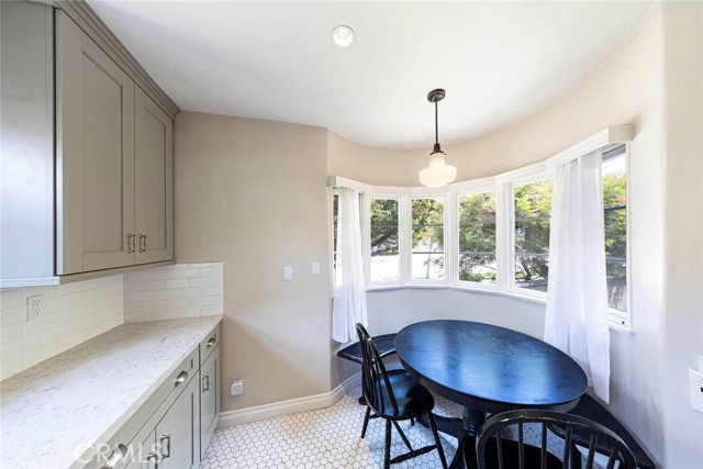 Detail Gallery Image 7 of 25 For 206 S Center St, Orange,  CA 92866 - 4 Beds | 3/1 Baths