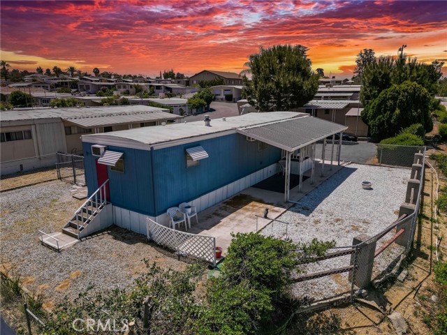 12995 6th, Yucaipa CA: https://media.crmls.org/medias/357afc64-efcb-4f94-a913-17de6c646b5a.jpg