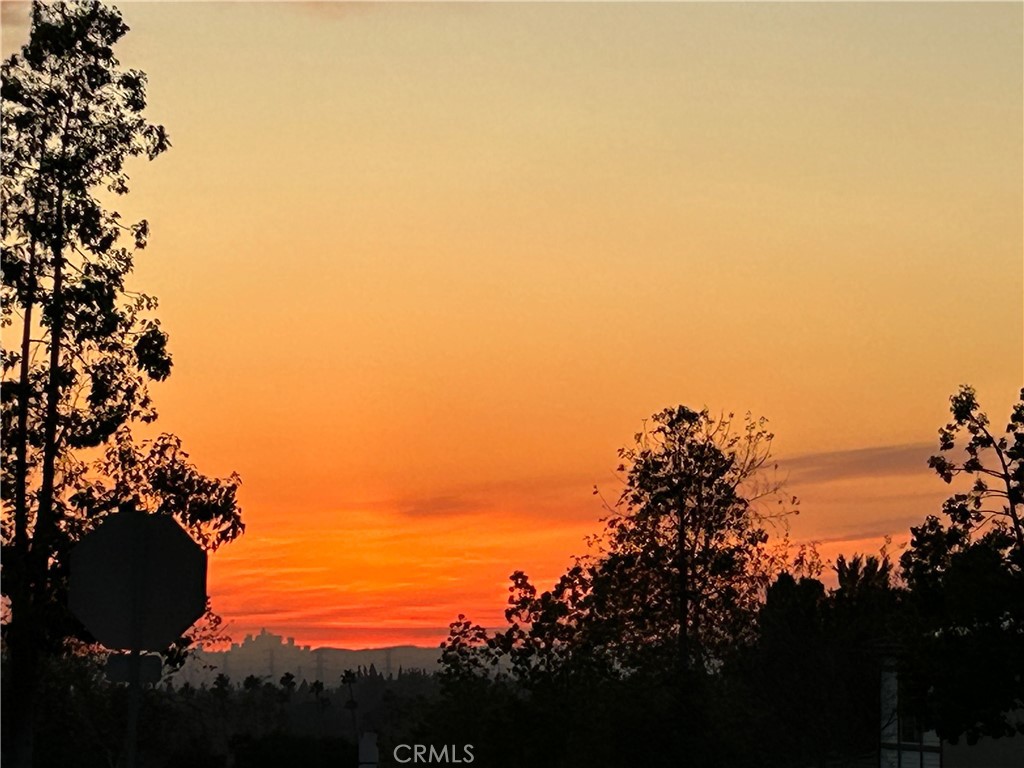 https://media.crmls.org/medias/357b0d1b-1e35-4964-b4f8-5b261e23d66c.jpg?preset=X-Large