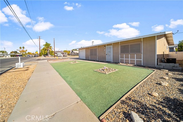 Detail Gallery Image 1 of 16 For 800 S S Gilbert St, Hemet,  CA 92543 - 2 Beds | 1 Baths