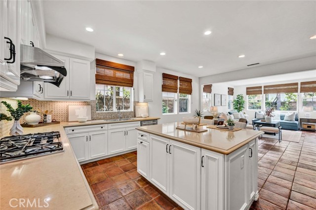 Detail Gallery Image 9 of 29 For 507 Celestial Pt, Tustin,  CA 92782 - 5 Beds | 4/1 Baths