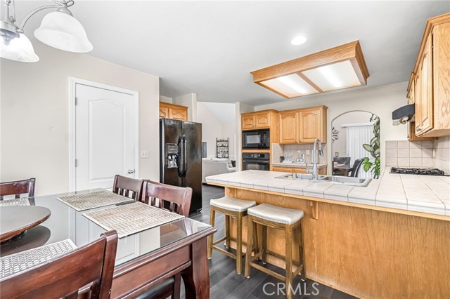 Detail Gallery Image 18 of 41 For 4729 W Cornell, Fresno,  CA 93722 - 4 Beds | 3 Baths