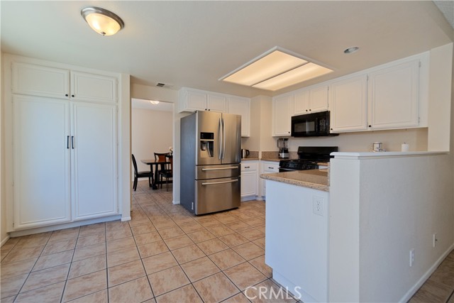 Detail Gallery Image 8 of 21 For 16736 Secretariat Drive, Moreno Valley,  CA 92551 - 4 Beds | 2/1 Baths