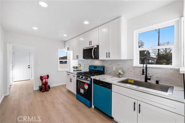 Detail Gallery Image 9 of 25 For 9034 S Budlong Ave, Los Angeles,  CA 90044 - 3 Beds | 2 Baths