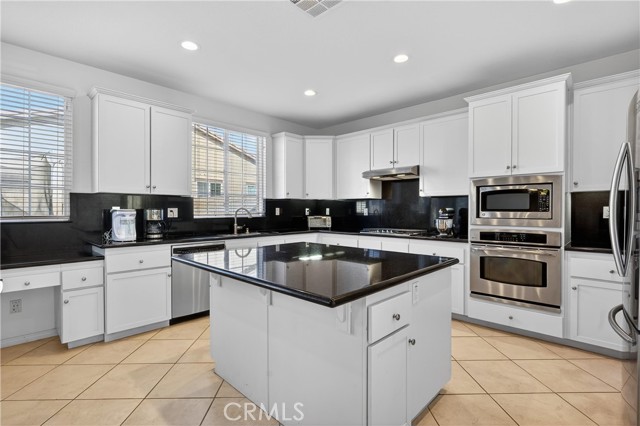 Detail Gallery Image 23 of 50 For 34581 Spindle Tree, Winchester,  CA 92596 - 5 Beds | 3 Baths