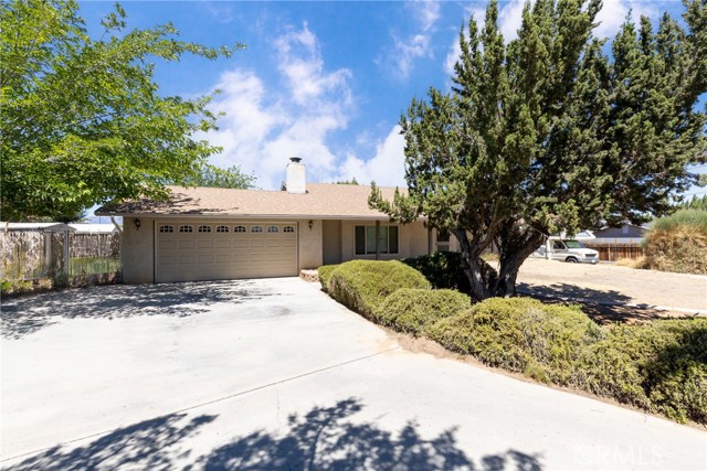 14734 Melbourne Avenue, Hesperia CA: https://media.crmls.org/medias/357e0f6e-9aa8-482d-93a9-e1d65ce32453.jpg