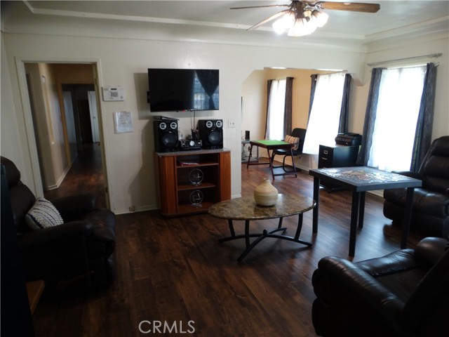 Detail Gallery Image 6 of 26 For 14708 S Frailey Ave, Compton,  CA 90221 - 4 Beds | 2 Baths