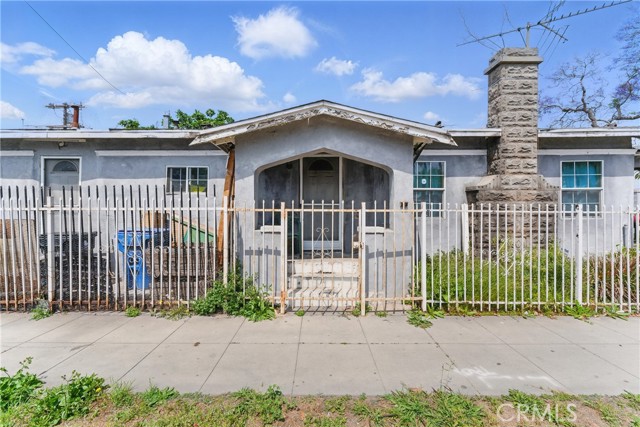 1500 W 59th Place, Los Angeles CA: https://media.crmls.org/medias/357ff5c5-5f2c-497f-a188-d6b9b06b8fa4.jpg