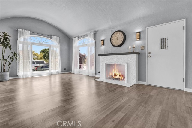 2850 S Norton Ave, Los Angeles CA: https://media.crmls.org/medias/357ffb9c-7fe8-4aa6-a207-58046acd46fa.jpg