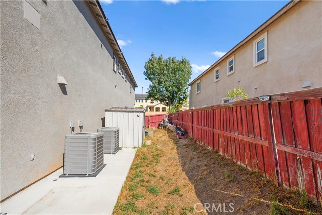 38327 Rancho Vista Dr, Beaumont CA: https://media.crmls.org/medias/35809541-77f3-4214-bf81-caa565e47505.jpg