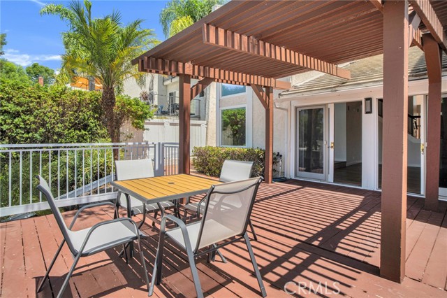 23310 Park Sorrento, Calabasas CA: https://media.crmls.org/medias/358151fb-7136-48dc-be83-5be015bf307b.jpg