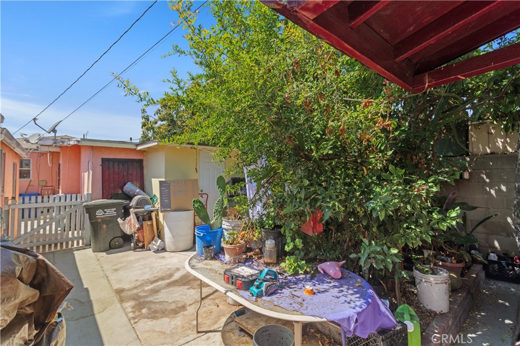 https://media.crmls.org/medias/3581ad4d-0a42-4d93-af46-2bc357bfc73d.jpg?preset=X-Large