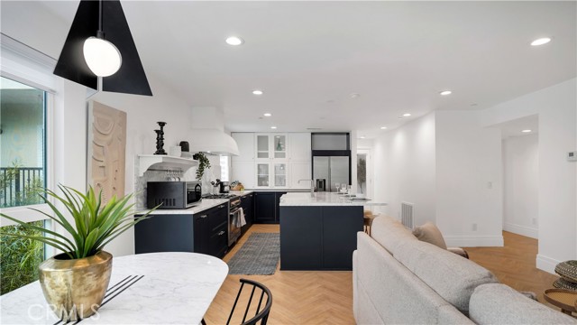 Detail Gallery Image 7 of 18 For 1351 1/2 Seward, Los Angeles,  CA 90028 - 2 Beds | 2 Baths