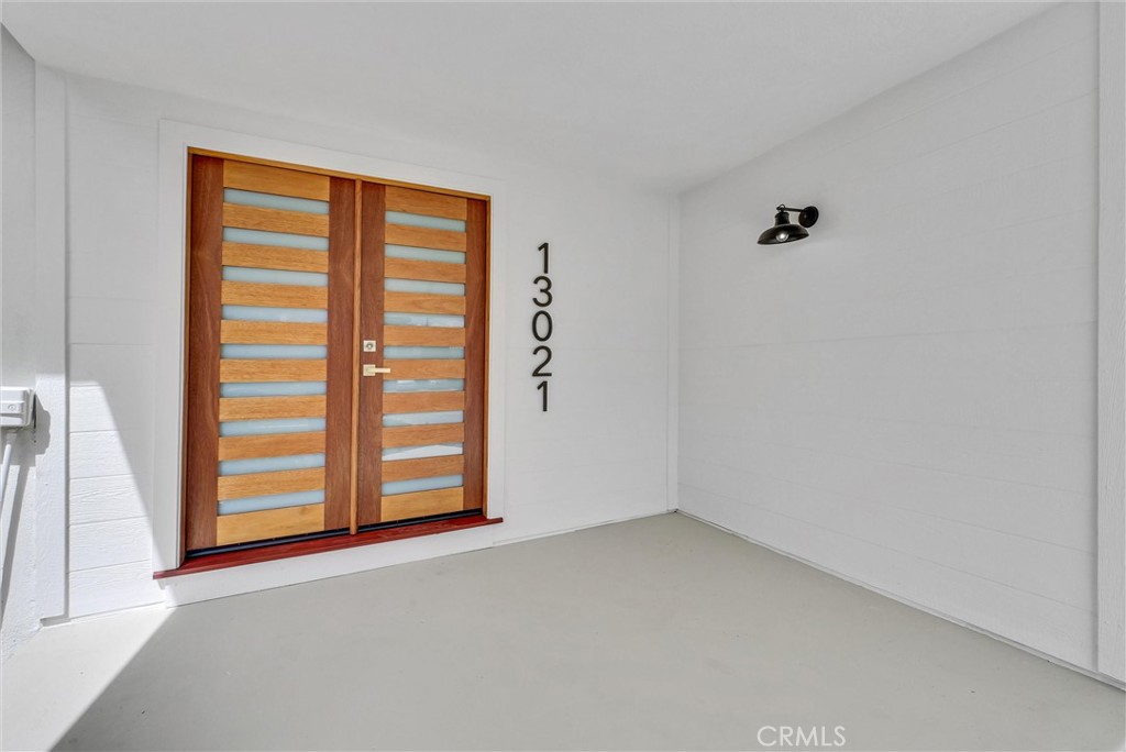 https://media.crmls.org/medias/3581f4f7-0bbd-4091-94ce-acd9266379e8.jpg?preset=X-Large