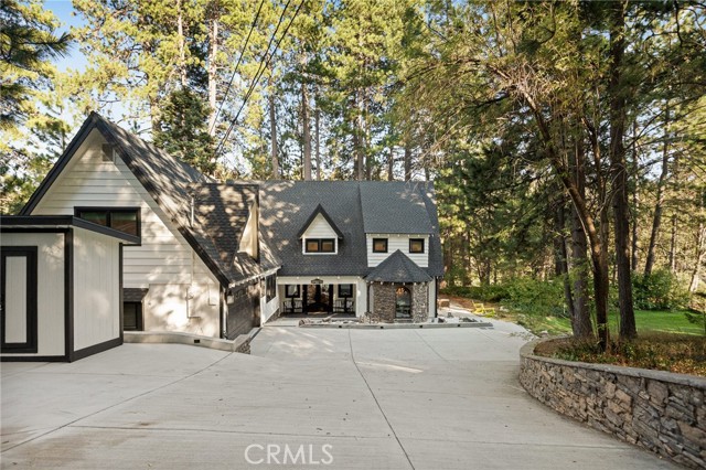 157 Brentwood Drive, Lake Arrowhead CA: https://media.crmls.org/medias/35829eae-85b7-4d14-a010-421ccd24ec24.jpg