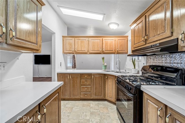 Detail Gallery Image 13 of 32 For 1218 E Cleveland Ave #142,  Madera,  CA 93638 - 3 Beds | 2 Baths