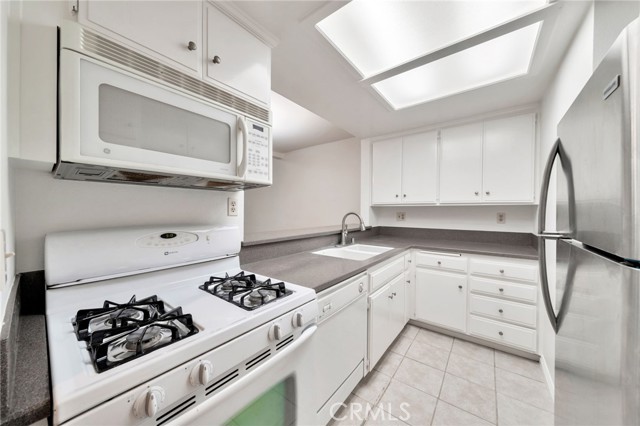 Detail Gallery Image 7 of 29 For 1602 Clear Springs Dr #174,  Fullerton,  CA 92831 - 1 Beds | 1 Baths