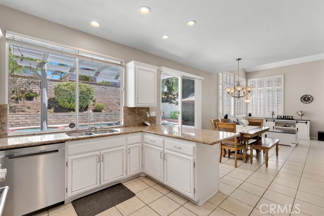 Detail Gallery Image 16 of 53 For 23809 Woodpark Ct, Valencia,  CA 91354 - 4 Beds | 3 Baths