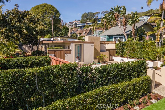 464 LOCUST, Laguna Beach CA: https://media.crmls.org/medias/3584dff4-938a-4c94-acb7-c88ce74f84bf.jpg