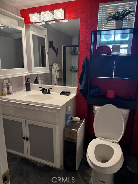 Detail Gallery Image 14 of 18 For 13412 Fox Point Rd, Victorville,  CA 92392 - 4 Beds | 3 Baths