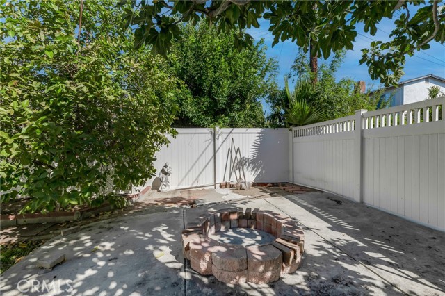 17706 Collins Street photo 32