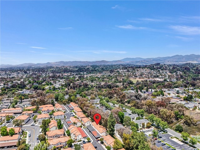 23302 La Mar, Mission Viejo CA: https://media.crmls.org/medias/35856704-77ca-41c4-b9db-7335a952a119.jpg