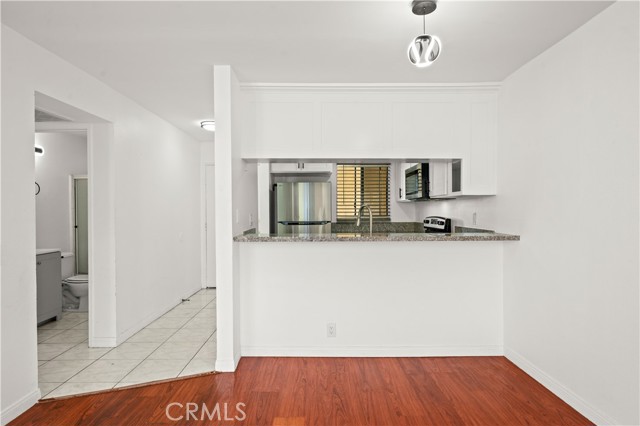 Detail Gallery Image 13 of 39 For 2343 E 17th #202,  Long Beach,  CA 90804 - 2 Beds | 2 Baths