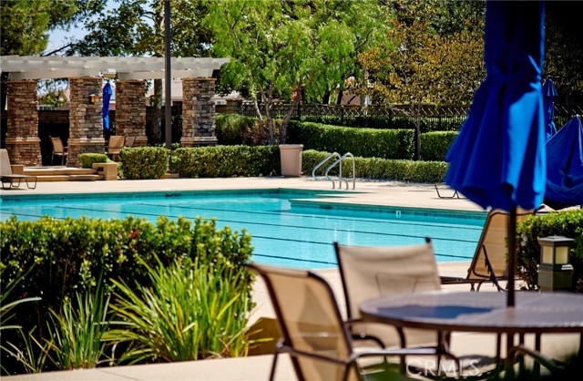 4049 Running Oak Lane, San Bernardino CA: https://media.crmls.org/medias/35864091-d61f-4bec-80fc-dd99ede4af15.jpg