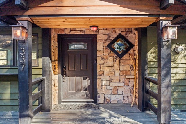 Detail Gallery Image 4 of 49 For 337 Wylerhorn, Crestline,  CA 92325 - 3 Beds | 2/1 Baths