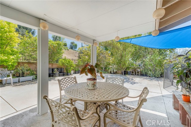 Detail Gallery Image 22 of 33 For 11728 Doral Ave, Porter Ranch,  CA 91326 - 4 Beds | 2 Baths