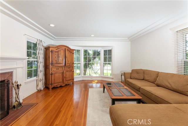 3766 Rose Avenue, Long Beach CA: https://media.crmls.org/medias/358719a1-1922-4181-961c-a81830bef023.jpg