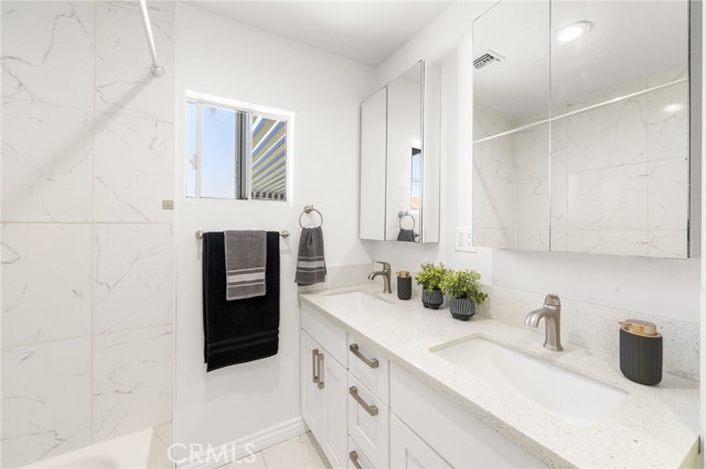 6019 Greentop Street, Lakewood CA: https://media.crmls.org/medias/35871d0d-ad0c-4f9e-93d0-689c1adf70cc.jpg