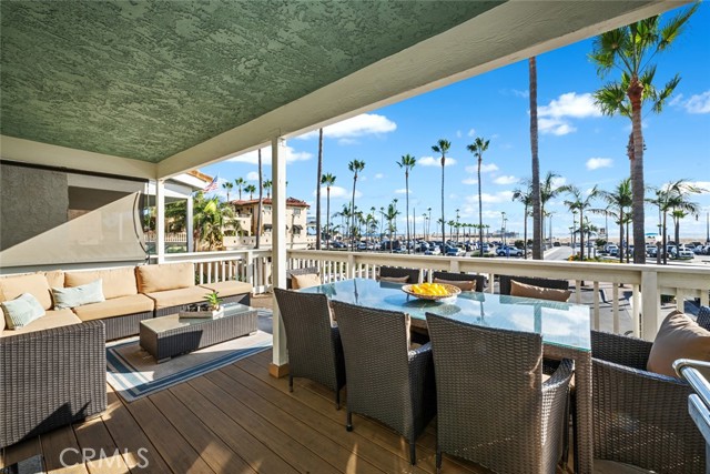 Detail Gallery Image 43 of 56 For 700 E Oceanfront, Newport Beach,  CA 92661 - – Beds | – Baths